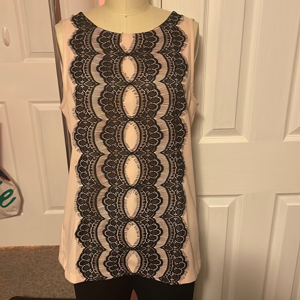 🍄3/$20 SzM Loft Sleeveless Top
